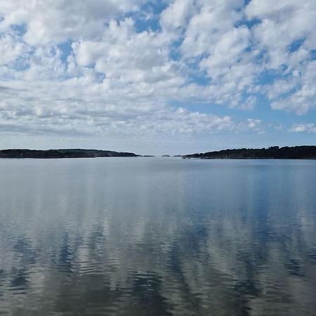 Foertjusande Gaesthus Med Parkering Fjällbacka Exterior foto