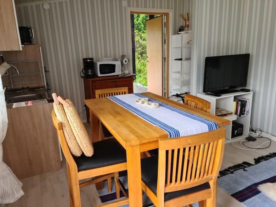 Foertjusande Gaesthus Med Parkering Fjällbacka Exterior foto